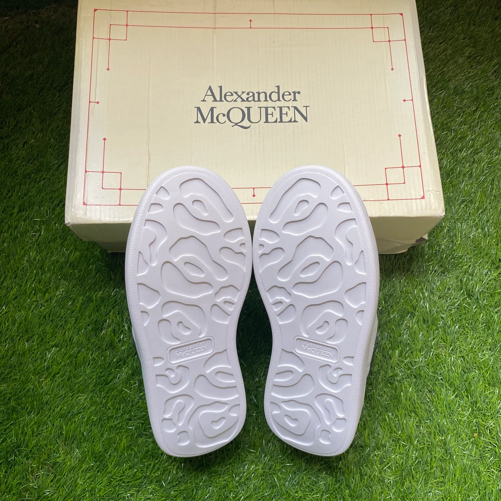 Alexander McQueen Oversized Black and White | Size 36 | New | With Box – photo 7